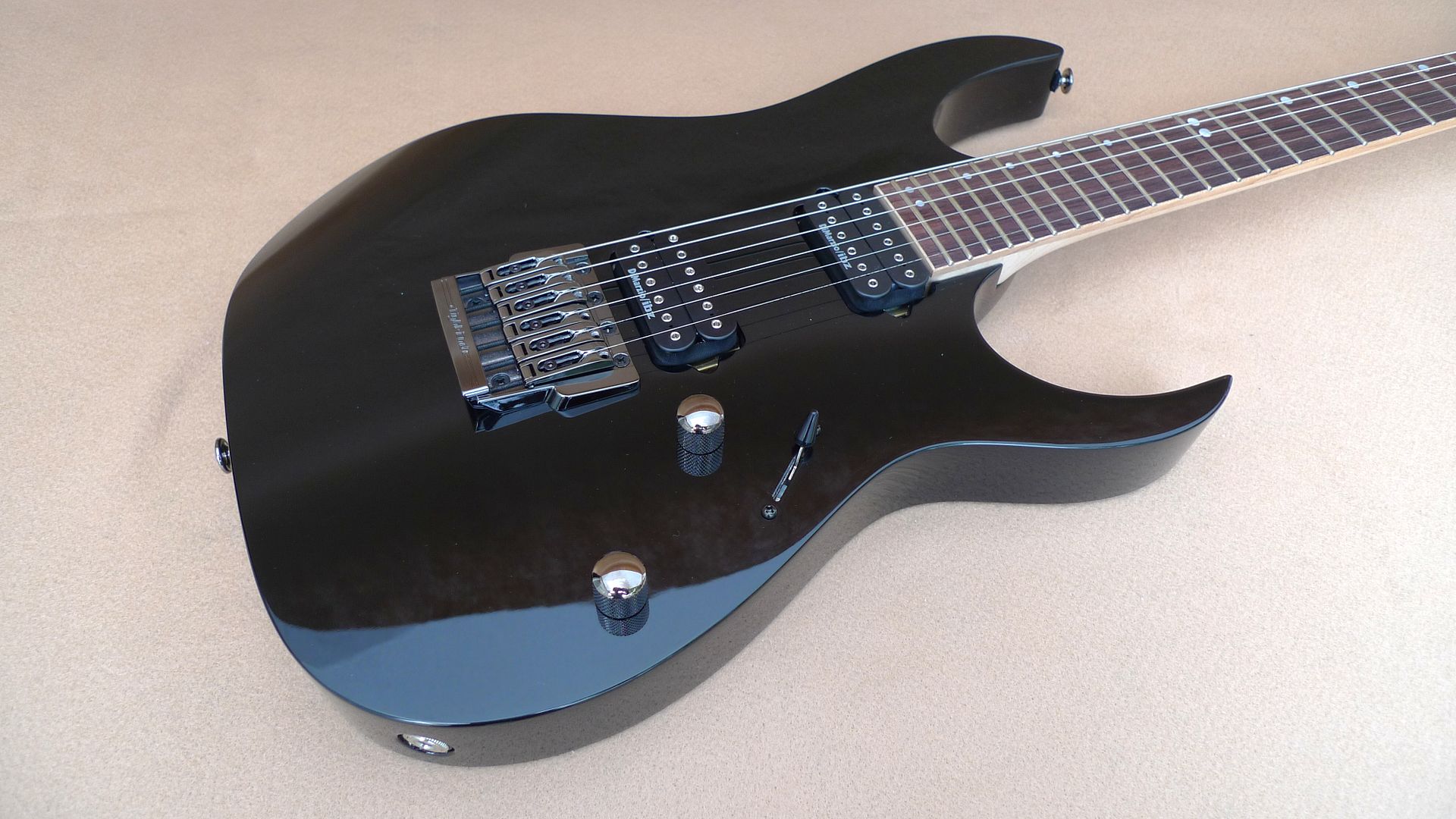 Locking tuners vs. locking nut for flush mount floyd rose trem Jemsite